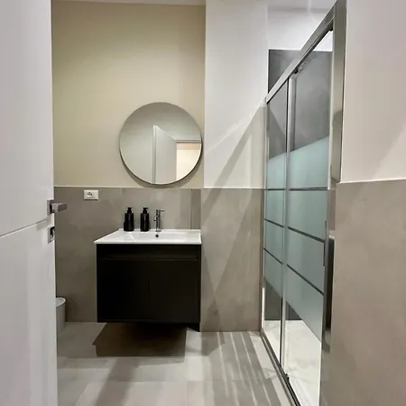 R6 Modern House - Metro M1 Duomo-nolo-centrale * Milánó